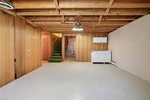 2911 Cornwallis Dr W, Greensboro, NC 27408 - Photo 27