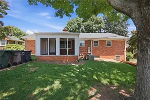 2911 Cornwallis Dr W, Greensboro, NC 27408 - Photo 33