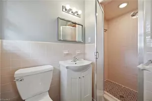 2911 Cornwallis Dr W, Greensboro, NC 27408 - Photo 25