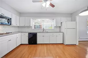2911 Cornwallis Dr W, Greensboro, NC 27408 - Photo 11