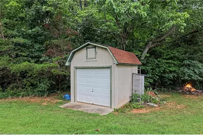 1679 Flat Shoals Road, King, NC 27021 - Photo 27