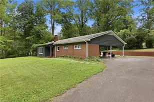 138 Circle Dr, Thomasville, NC 27360 - Photo 7