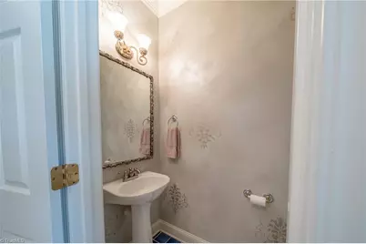 4001 Briarwood Avenue, High Point, NC 27265 - Photo 5