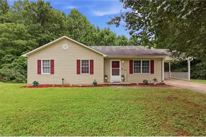 106 N Arlington Avenue, Jonesville, NC 28642 - Photo 1