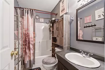 106 N Arlington Avenue, Jonesville, NC 28642 - Photo 17