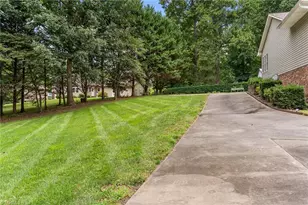 675 Country Club Rd, Wilkesboro, NC 28697 - Photo 3