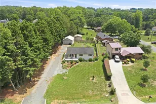 1042 Third St, Mebane, NC 27302 - Photo 3