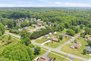1042 Third St, Mebane, NC 27302 - Photo 7