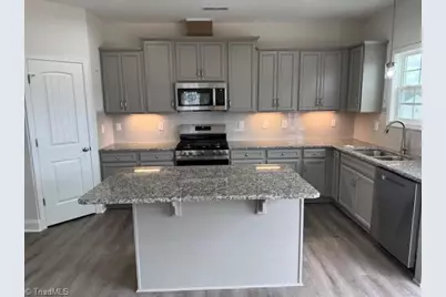 3707 Contimental Square, Kernersville, NC 27284 - Photo 5