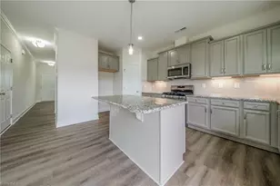 3707 Contimental Sq, Kernersville, NC 27284 - Photo 11