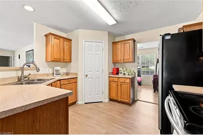7027 Hill N Dale Drive, Kernersville, NC 27284 - Photo 15