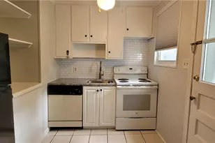 1805 Villa Dr, Greensboro, NC 27403 - Photo 5