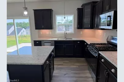 3713 Contimental Square, Kernersville, NC 27284 - Photo 5