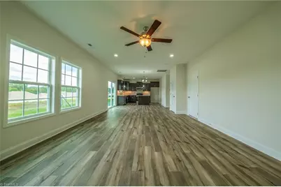 3713 Contimental Square, Kernersville, NC 27284 - Photo 15