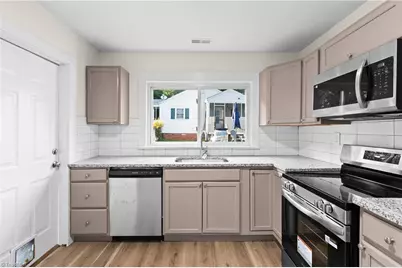 1444 Irving Street, Winston-Salem, NC 27103 - Photo 7