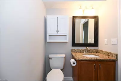 6704 W Friendly Avenue #4D, Greensboro, NC 27410 - Photo 23