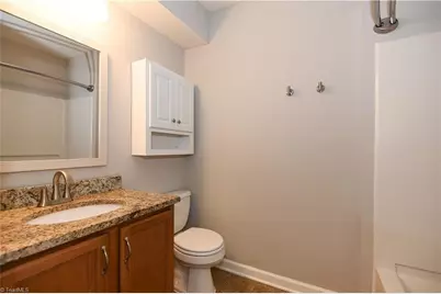 6704 W Friendly Avenue #4D, Greensboro, NC 27410 - Photo 17