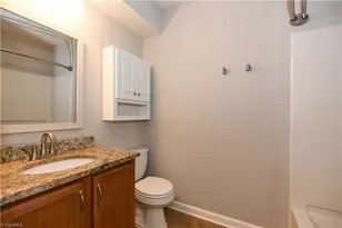 6704 W Friendly Ave, Greensboro, NC 27410 - Photo 17