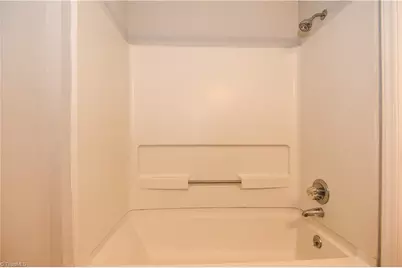 6704 W Friendly Avenue #4D, Greensboro, NC 27410 - Photo 19