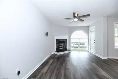6704 W Friendly Avenue #4D, Greensboro, NC 27410 - Photo 7