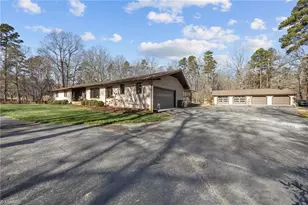 6955 Harlow Dr, High Point, NC 27263 - Photo 3