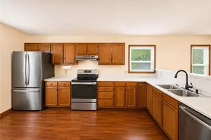 7 Brook Pine Cir, Greensboro, NC 27406 - Photo 5