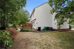 4020 Maid Marion Ct, Jamestown, NC 27282 - Photo 37