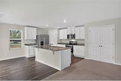 8 Hazelburn Court, Greensboro, NC 27405 - Photo 7