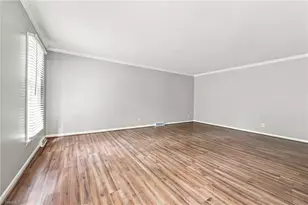 1310 Westridge Rd, Greensboro, NC 27410 - Photo 7
