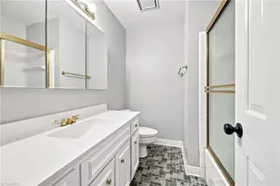 1310 Westridge Rd, Greensboro, NC 27410 - Photo 37
