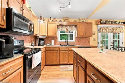 2109 Priya Street, Thomasville, NC 27360 - Photo 11
