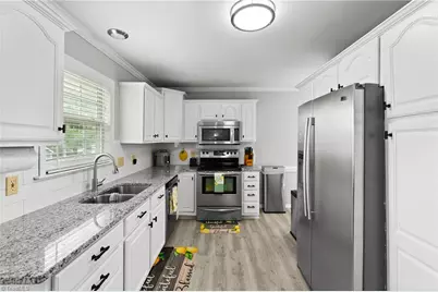 1005 Lisa Run Drive, Kernersville, NC 27284 - Photo 17