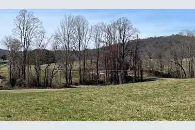 4445 E Pine Street, Mount Airy, NC 27030 - Photo 5