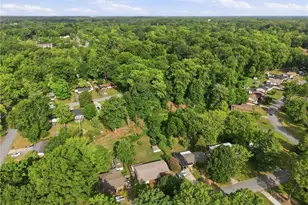 2905 Shamrock Dr, Greensboro, NC 27408 - Photo 37