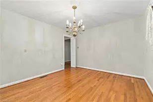 2905 Shamrock Dr, Greensboro, NC 27408 - Photo 13