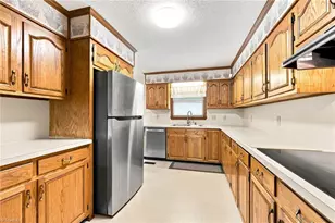 2905 Shamrock Dr, Greensboro, NC 27408 - Photo 5