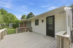 2905 Shamrock Dr, Greensboro, NC 27408 - Photo 33