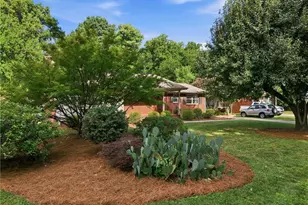 2905 Shamrock Dr, Greensboro, NC 27408 - Photo 35