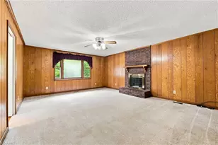 2905 Shamrock Dr, Greensboro, NC 27408 - Photo 9