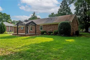 4613 Sun Valley Ln, Kernersville, NC 27284 - Photo 9