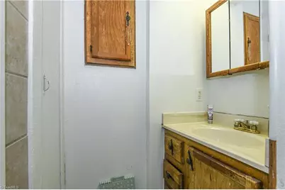 1806 Walker Avenue, Greensboro, NC 27403 - Photo 25
