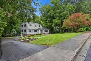 1030 Yorkshire Rd, Winston-Salem, NC 27106 - Photo 3