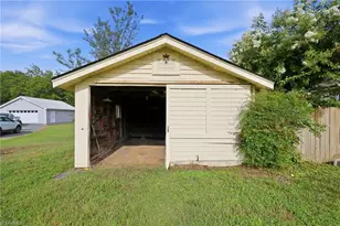 319 Apple St, Gibsonville, NC 27249 - Photo 25