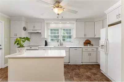 708 Finsbury Road, Winston-Salem, NC 27104 - Photo 11