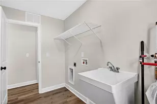 733 Meadowgreen Village Dr, Eden, NC 27288 - Photo 13