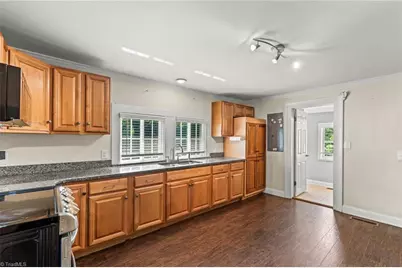 1004 Nathan Hunt Drive, High Point, NC 27260 - Photo 15