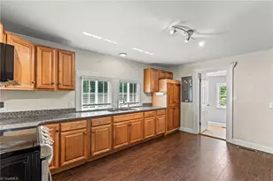 1004 Nathan Hunt Dr, High Point, NC 27260 - Photo 15