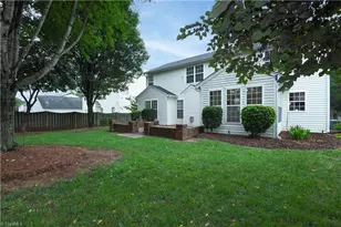 4120 Pepperbush Dr, Greensboro, NC 27405 - Photo 25