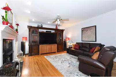 2405 Glen Cove Way, High Point, NC 27265 - Photo 9