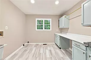 8206 Crow's Nest Ln, Greensboro, NC 27455 - Photo 27